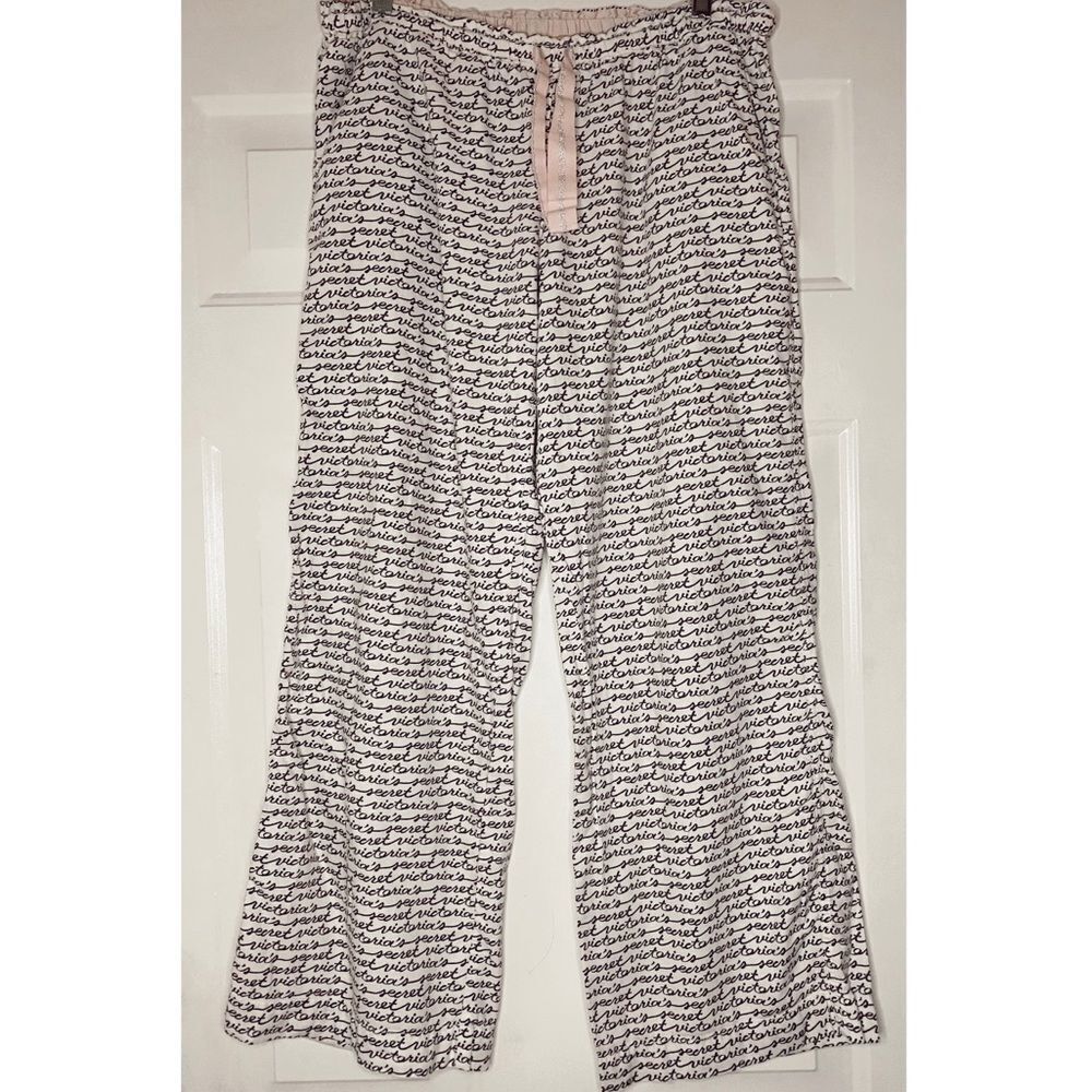 VICTORIA’S Secret All-Over Logo Pajama Set - Picture 7 of 15